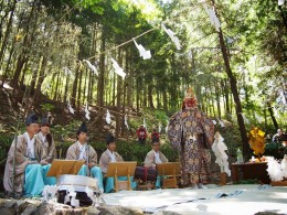 蓑山神社　山の中の神楽